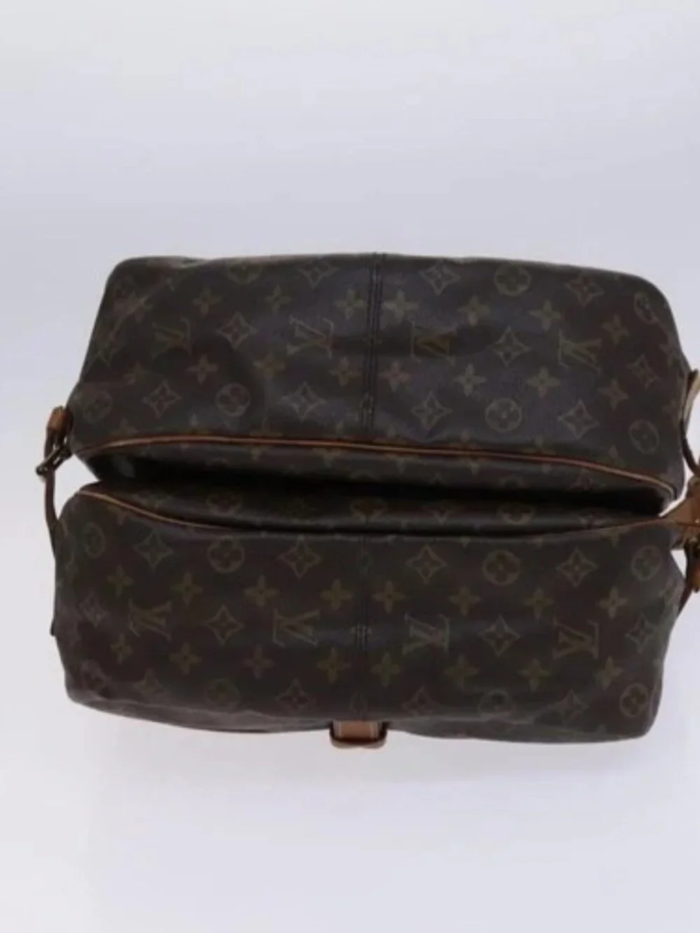LOUIS VUITTON Monogram Saumur 35 Shoulder Bag M42254 LV Auth ep8253